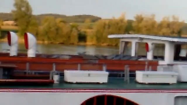 Старинный пароход в Австрии смотреть онлайн