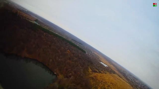 Покружили на FPV самолете ✈✈✈ над лесным озером. смотреть онлайн
