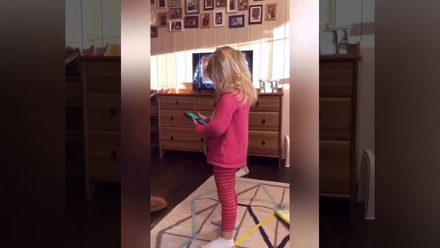 Девочка потрясла всех , таких танцев еще никто не видел;)) смотреть онлайн