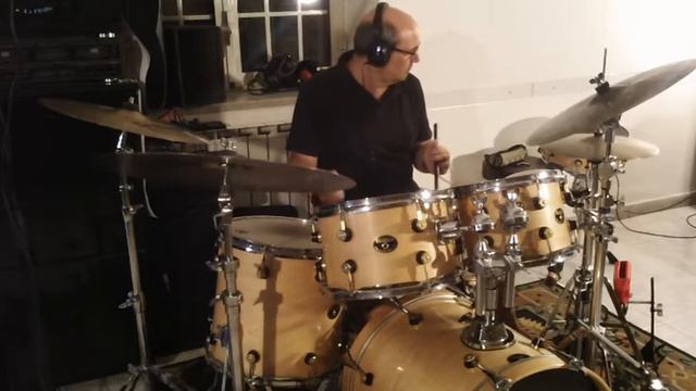 GINO IZZO - No Esitation смотреть онлайн