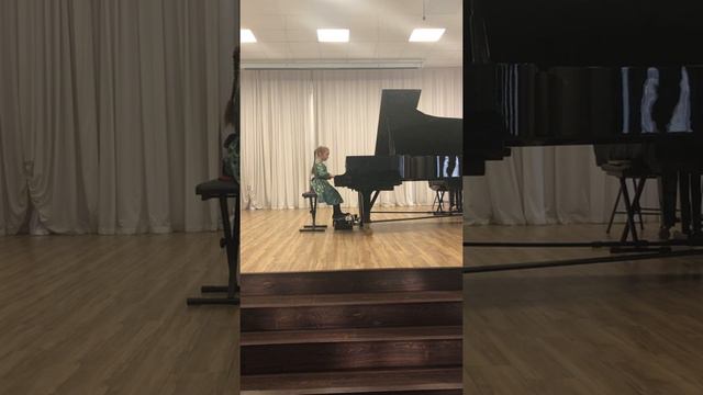 Соболева Ксения, Т. Лак Этюд Ми мажор смотреть онлайн
