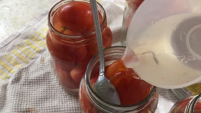 Заготовки на зиму. Помидоры в собственном соку. смотреть онлайн