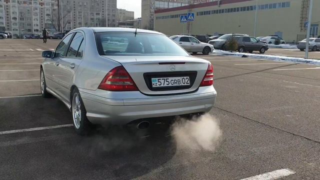 Mercedes C32 AMG