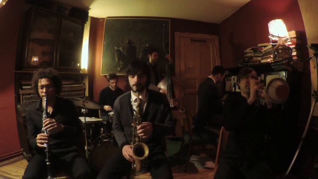 The Musicomaniacs "Effervescent blues" смотреть онлайн