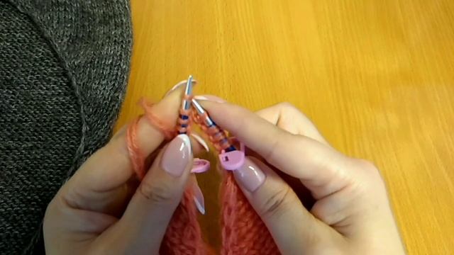Вяжем модный аксессуар / Вяжем снуд с уголка / Подробный мастер-класс спицами. смотреть онлайн