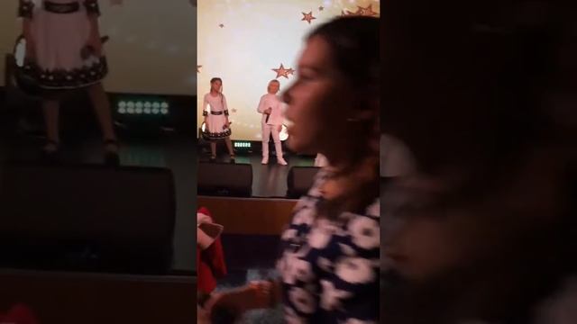 Назели Варелджян, Анжела Доронина, Я. Соколиков – "Белые розы" | Музыкальный ресторан «У Дяди Макса смотреть онлайн