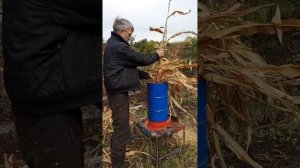 садовый измельчитель из болгарки и бочки рубит все .