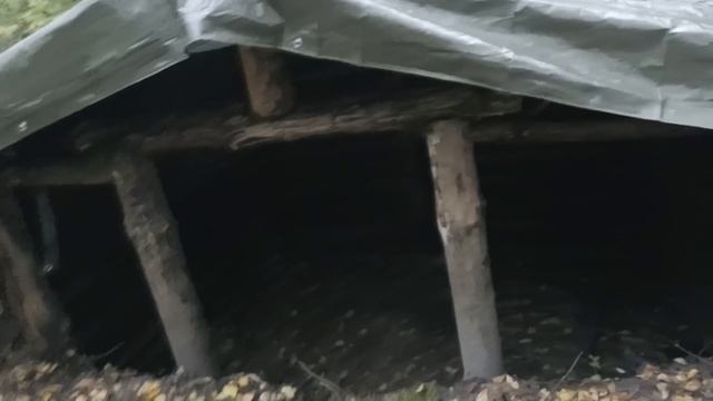 Начинаю делать крышу землянки , окно в крыше , что попалось на фото ловушку ? смотреть онлайн