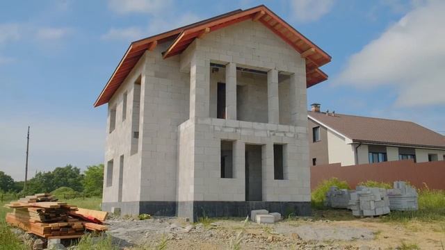 Обзор дома из газоблока 185м2 с эркером в главном фасаде смотреть онлайн