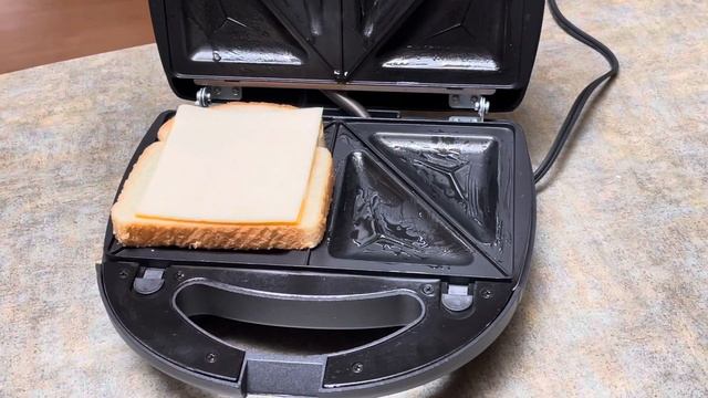 Grilled Cheese Sandwich in Salton 3-in-1 Grill Sandwich Maker смотреть онлайн