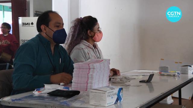 Mexicans vote on whether president should remain in office смотреть онлайн
