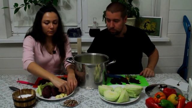 [Засолка капусты со свеклой] Хрустящая и вкусная | Простой и быстрый рецепт смотреть онлайн