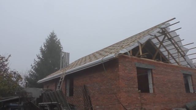 Дешёвка 11. 2, Монтаж кровли и желобов, 550 000 р лимит исчерпан. Ура коробка с крышей построены. смотреть онлайн