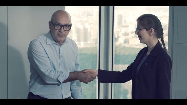 Как нужно здороваться на интервью