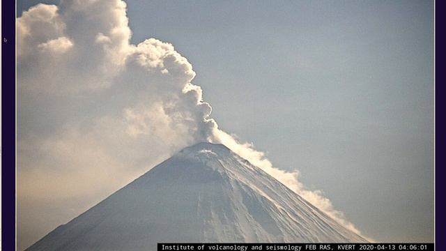 April 13/14, 2020, ~ Klyuchevskoy Volcano, Russia ~ Klyuchi Village смотреть онлайн