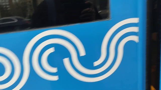 Трамвай 71-623 (КТМ 23) Брендовый у метро Площадь Ильича смотреть онлайн