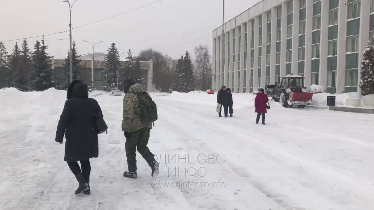 Уборка снега в #Одинцово опять началась с места работы чиновников смотреть онлайн