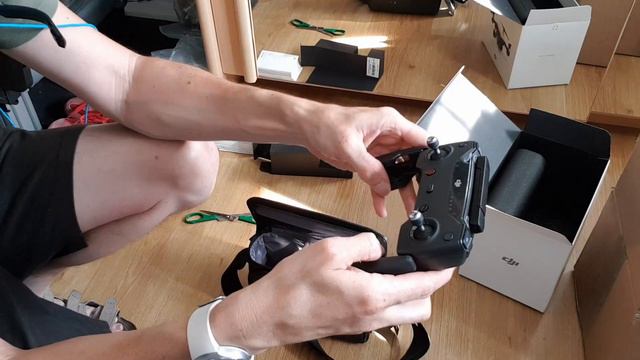 Déballage Drone Dji SPARK Combo смотреть онлайн