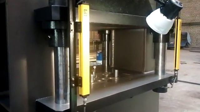 Цикл вытяжного пресса Гефест-160М.02. Отладка смотреть онлайн