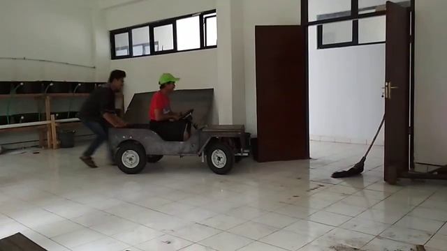 Mini jeep Willys test drive смотреть онлайн