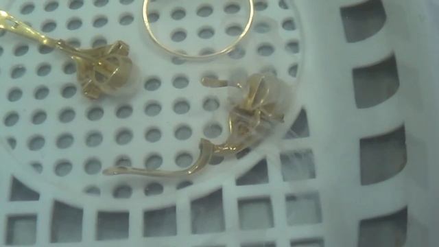 How to REPAIR a Pearl Ring | Liz Kreate смотреть онлайн