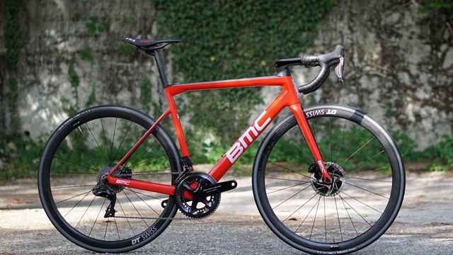 BMC Teammachine SLR01 Disc - First Ride Review смотреть онлайн