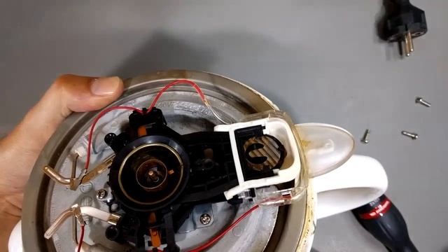 How does an Electric Tea Kettle know when to turn off? смотреть онлайн
