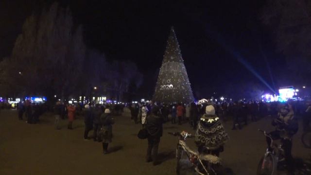 Открытие городских ёлок в Запорожье (День Святого Николая). смотреть онлайн