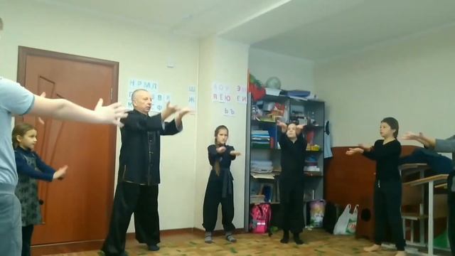 Восход Солнца в Школе на утренней тренировке смотреть онлайн