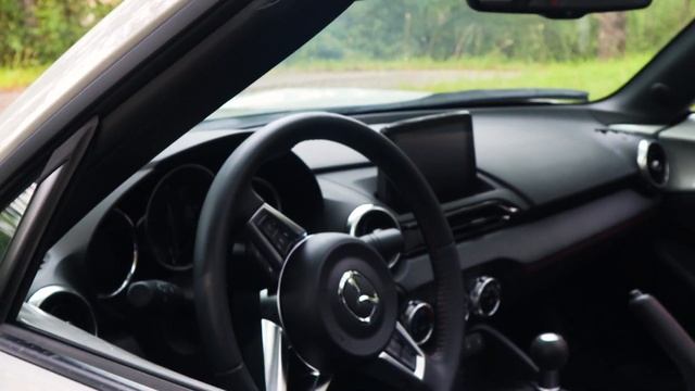 Une mazda MX5 ND RF à l'essai смотреть онлайн