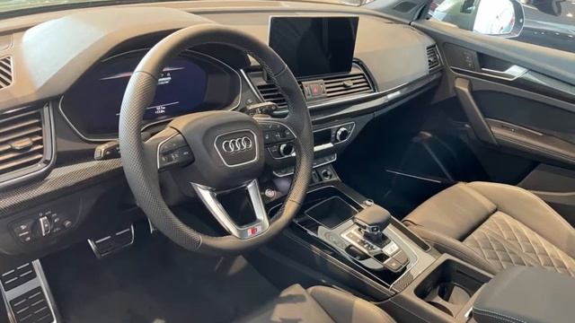 2021 Audi SQ5 District Green Metallic