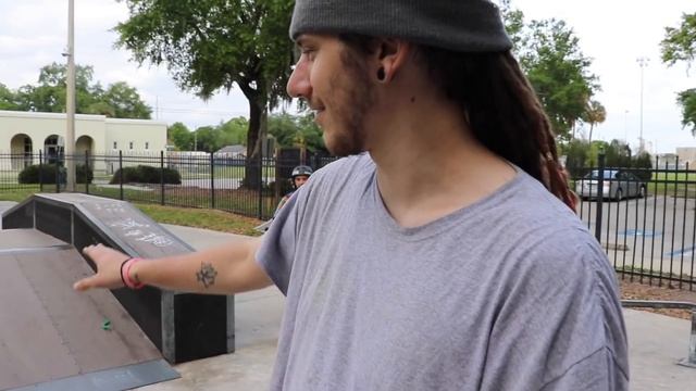 SHOCKING GAME OF BIKE!! (1 Letter = 1 Tase) смотреть онлайн