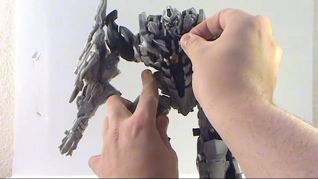A Video Review of Transformers Revenge of the Fallen movie toy; Leader Class Megatron смотреть онлайн
