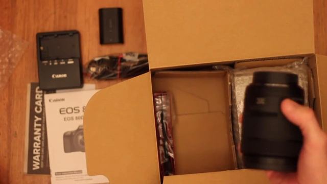 Canon EOS 80D 18 - 135 Kit unboxing смотреть онлайн