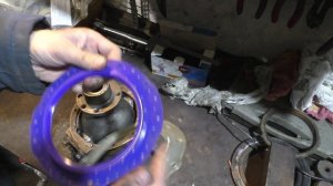 Будьте осторожны!!! Обзор сальников на поворотный кулак.