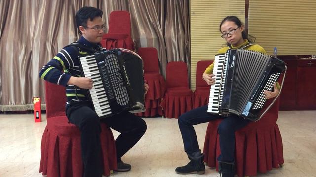 Accordion Duo:Peking University Anthem смотреть онлайн