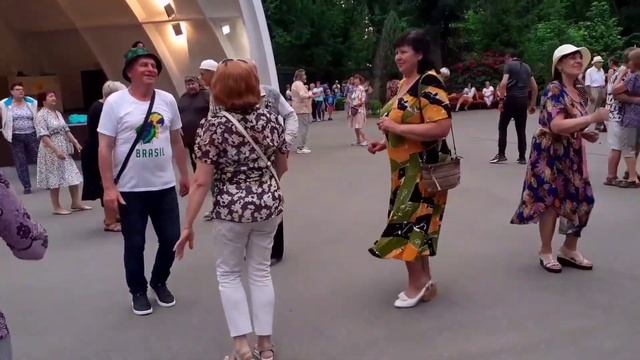 ЖДАЛА! ТАНЦЫ В ПАРКЕ ГОРЬКОГО ХАРЬКОВ смотреть онлайн