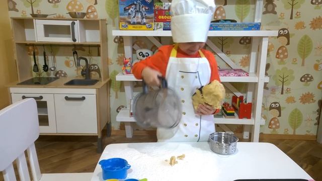 Павлик готовит по-настоящему ВКУСНОЕ печенье и устраивает чаепитие для милых девочек!) смотреть онлайн