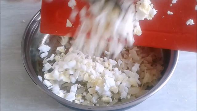 Картофельная запеканка с луком и яйцом смотреть онлайн