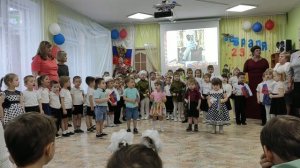 «Служить России» песня. Дети поют в садике.