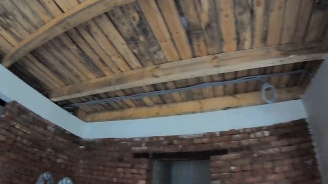 Подготовил потолочные балки под покраску. смотреть онлайн