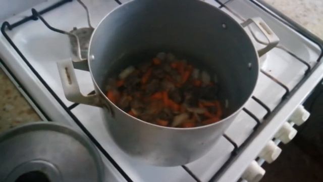 Готовим плов в кастрюле смотреть онлайн