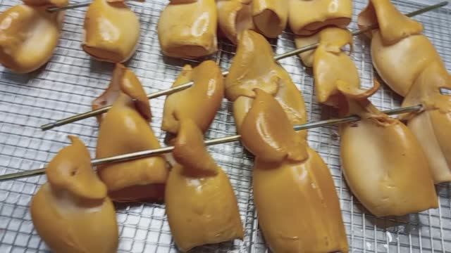 КАЛЬМАРЫ горячего копчения в коптильне москит смотреть онлайн