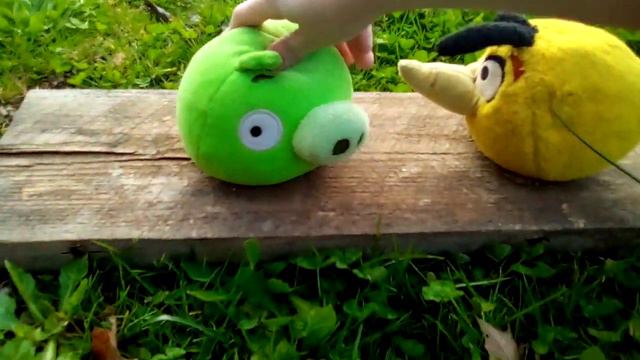 Bubbles the angry bird vs. pig! смотреть онлайн