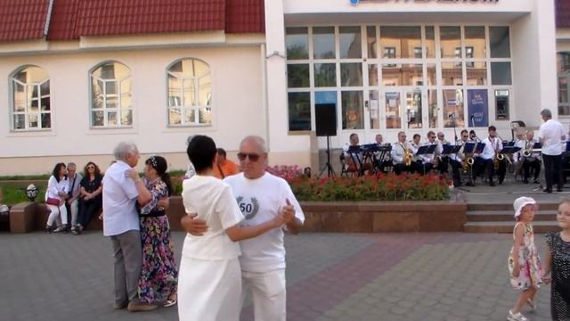 А Сердце Волнуют, Как Прежде Старинные Вальсы! #Брест смотреть онлайн