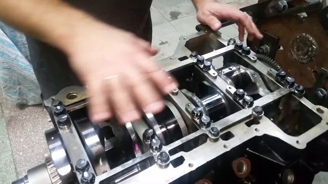 Ремонт двигателя TOYOTA LC 200 1VD 4.5D смотреть онлайн