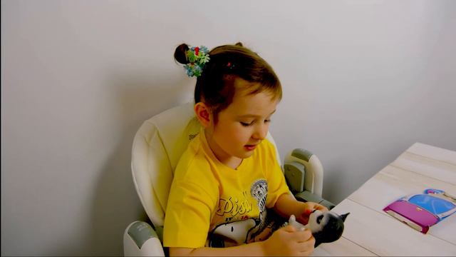 Маша и Хаски. Интерактивный сквиши-щенок Little Live OMG от бренда Moose LLP.