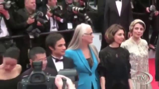 Leila Hatami küsst Gilles Jacob смотреть онлайн