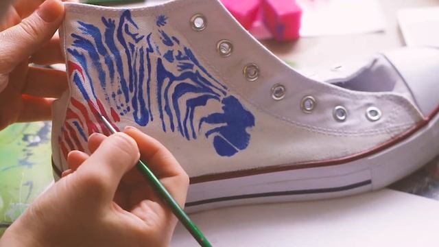 DIY: CONVERSE // РИСУНОК НА КЕДАХ смотреть онлайн