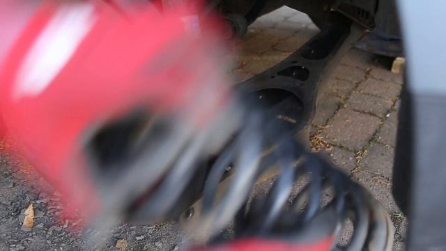 VW Passat B6 2005-2010 Broken Coil spring Suspension fitting replacement (Golf/Touran) смотреть онлайн